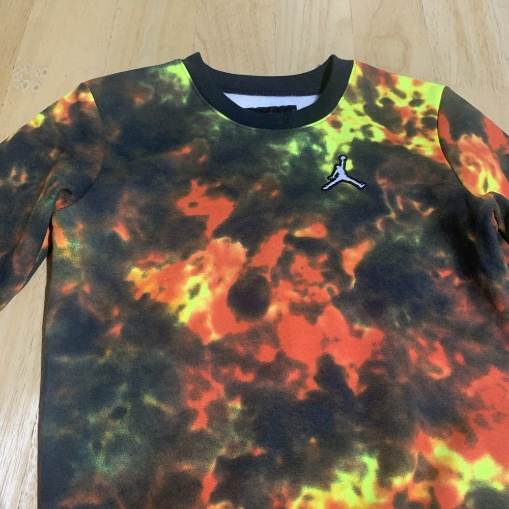 NIke Air Jordan Boy's Tie-Dye Sweatshirt Size Medium/6 NWT - Picture 4 of 8